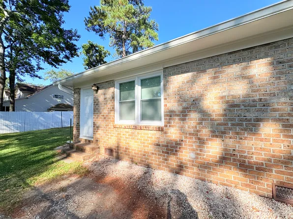 725 Juniper Dr, Surfside Beach, SC 29575