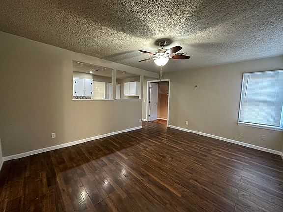 4th image of 2001 E Harlow Pl