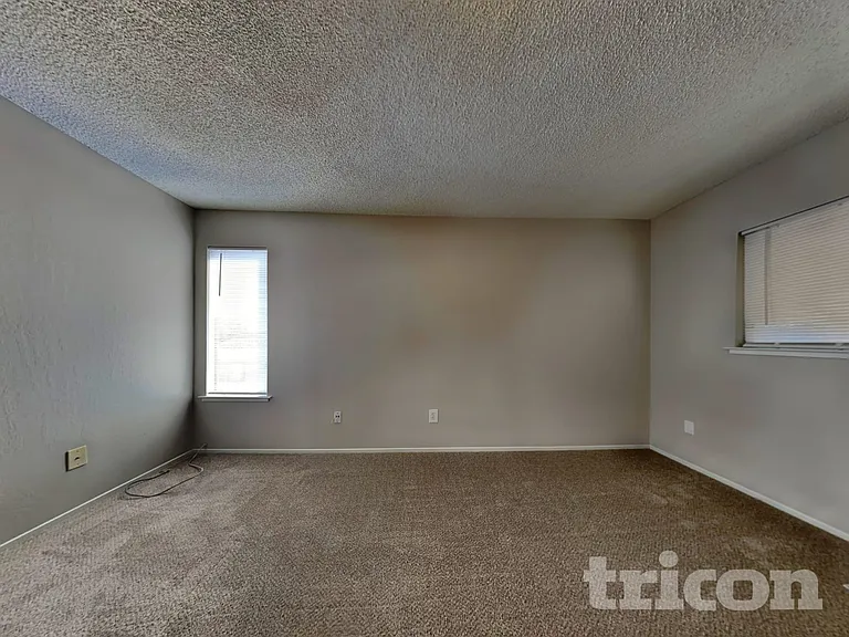 1344 Shaddick Dr — Photo 8