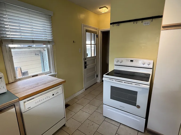 1404 White Ave #A — Photo 3