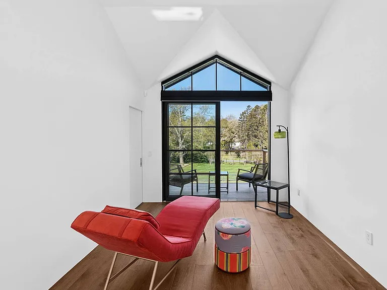 15 Atterbury Rd — Photo 13