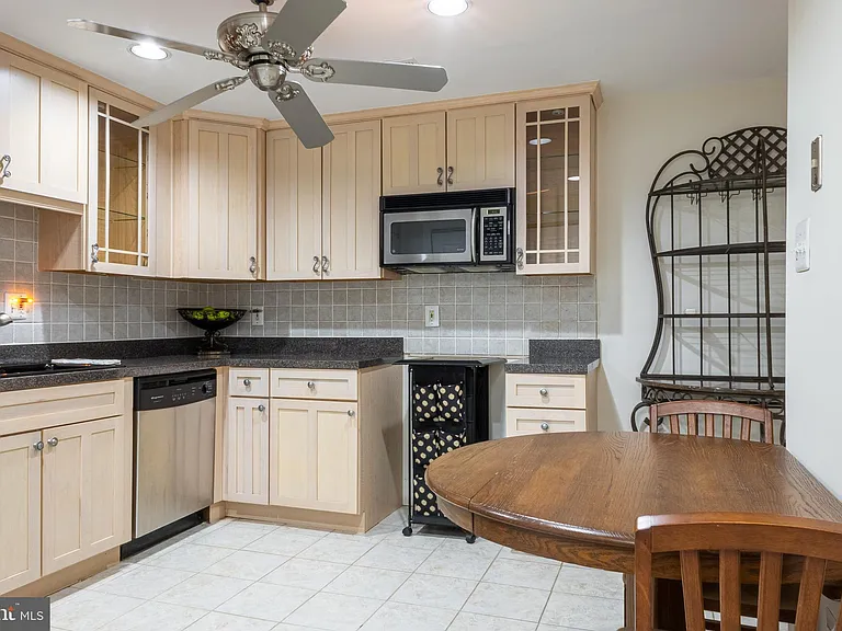 4705 Rippling Pond Dr — Photo 17