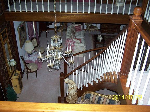 3rd image of 42 Heritage Dr