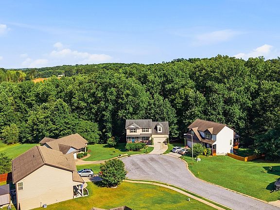 2nd image of 212 Dayside Ct