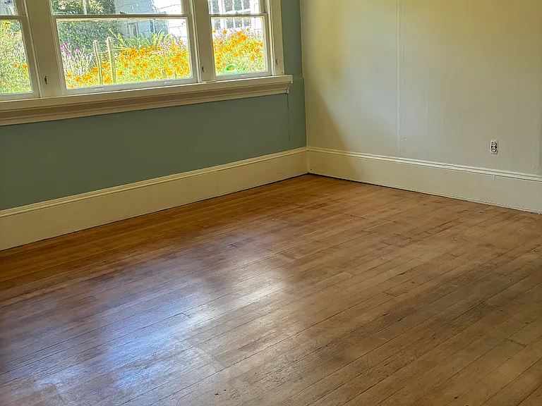 5609 20th Ave NE #2 — Photo 8