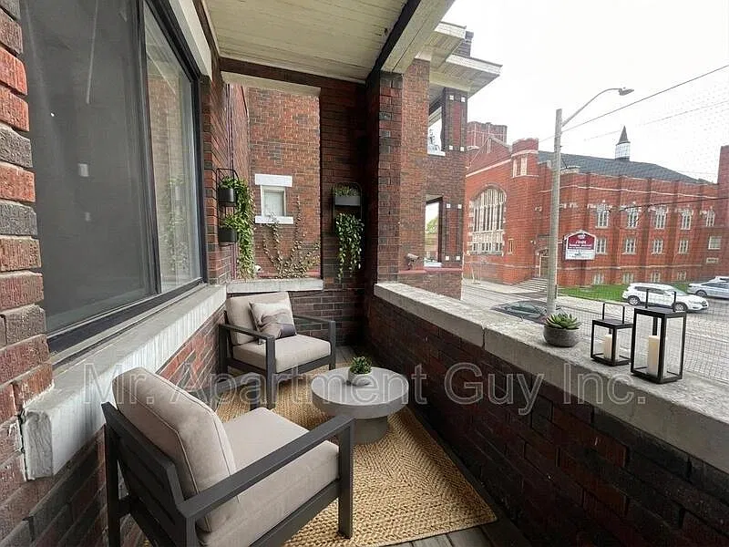 1 bed, 1.0 bath, $1,375 — Photo 4