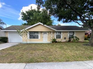 521 Flame Tree Dr, Apollo Beach, FL 33572