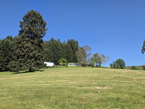 5th image of 89505 Poodle Creek Rd