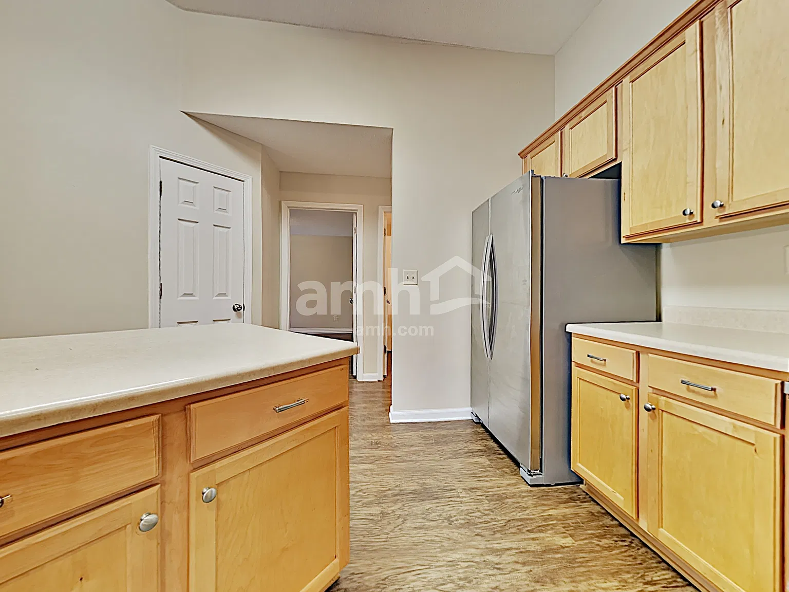 4 bed, 2.0 bath, 2220 sqft, $2,380 — Photo 3