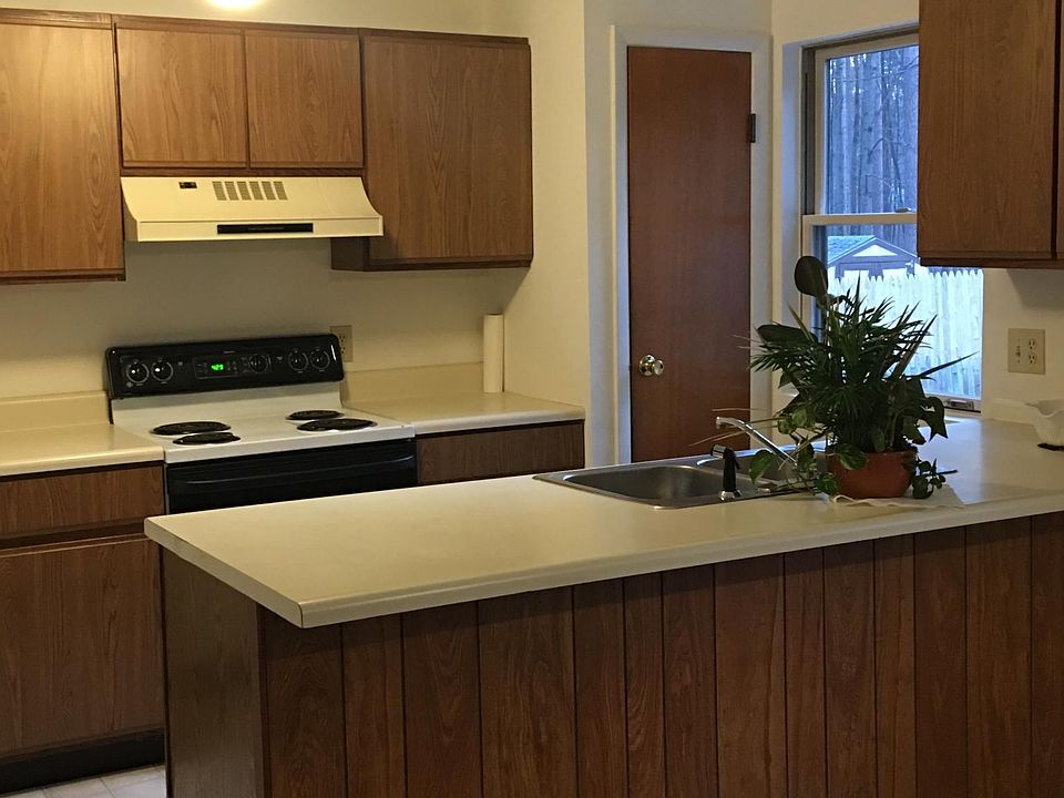 1st image of 58 Arrow Wood Pl