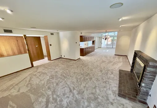 1935 Hobart Dr — Photo 3