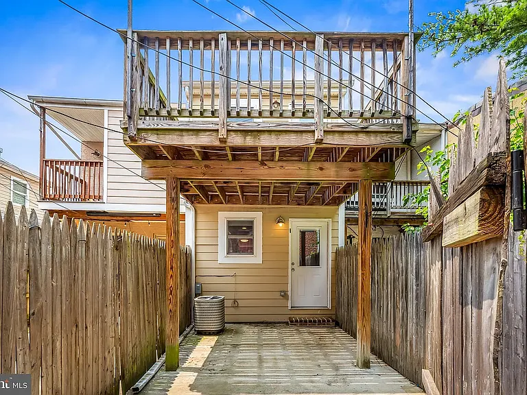 1011 Patapsco St — Photo 23
