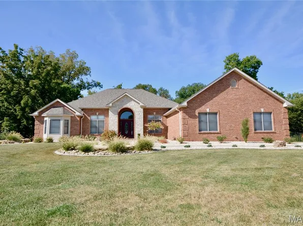 1909 Windcrest Dr, O'Fallon, IL 62269