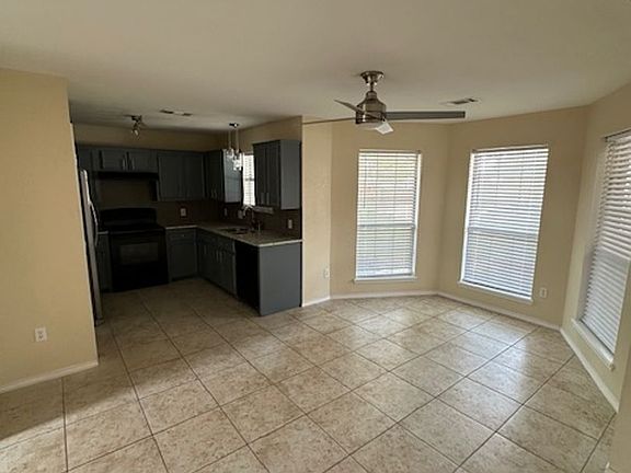 4th image of 45 Woodcock Cir
