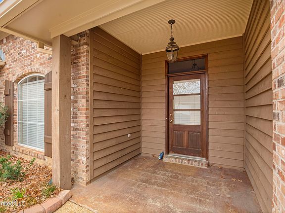 2nd image of 125 Seville Way