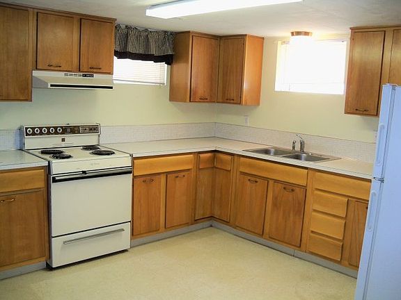 3rd image of 614 1/2 Avenue F