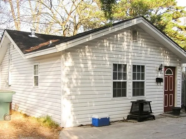 525 E 58th St #B, Savannah, GA 31405