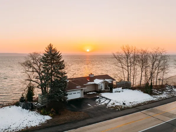 7345 S West Bay Shore Dr, Traverse City, MI 49684
