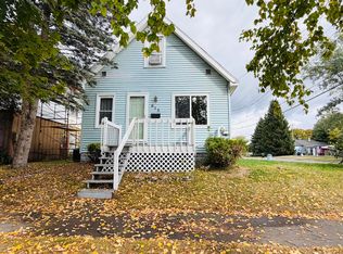 615 Carrie St, Sault Sainte Marie, MI 49783