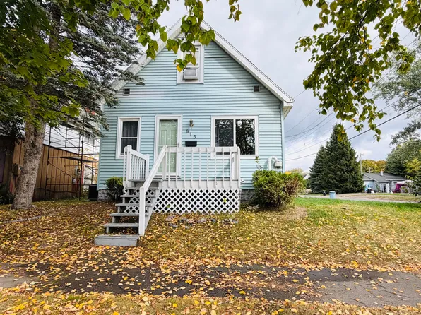 615 Carrie St, Sault Sainte Marie, MI 49783
