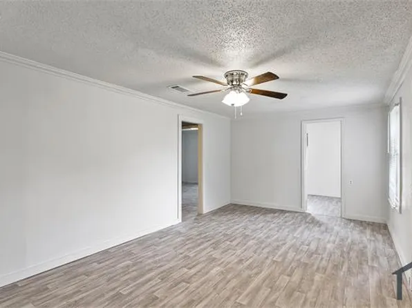 215 10th Ave, Chickasaw, AL 36611