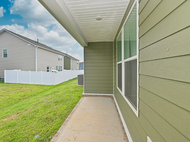 7187 Sutton Dr — Photo 31