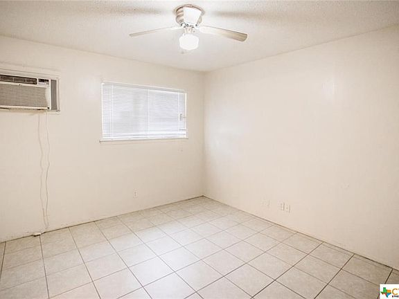 3rd image of 1239 N Lbj Dr APT F