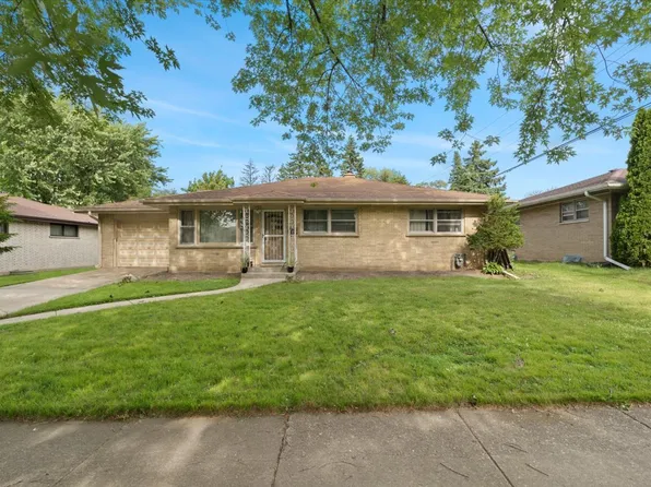 713 Cedar Ave, Waukegan, IL 60085