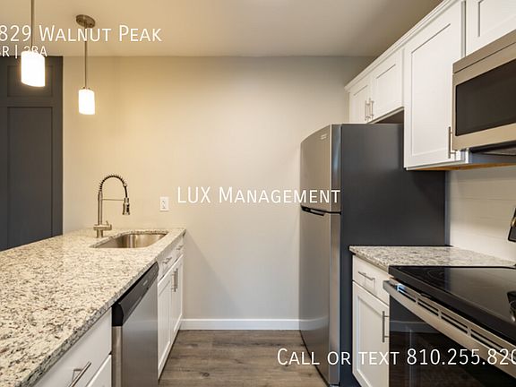 3rd image of 4829 Walnut Peak St