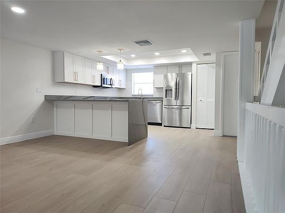 4th image of 255 Capri Cir N APT 36