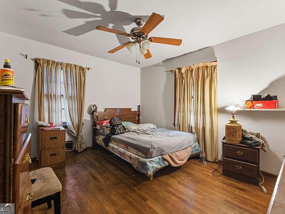 5th image of 914 Edwin St NW