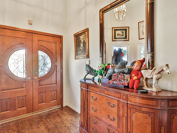 3rd image of 3203 Provence Pl