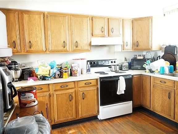 2nd image of 101 Farmer St