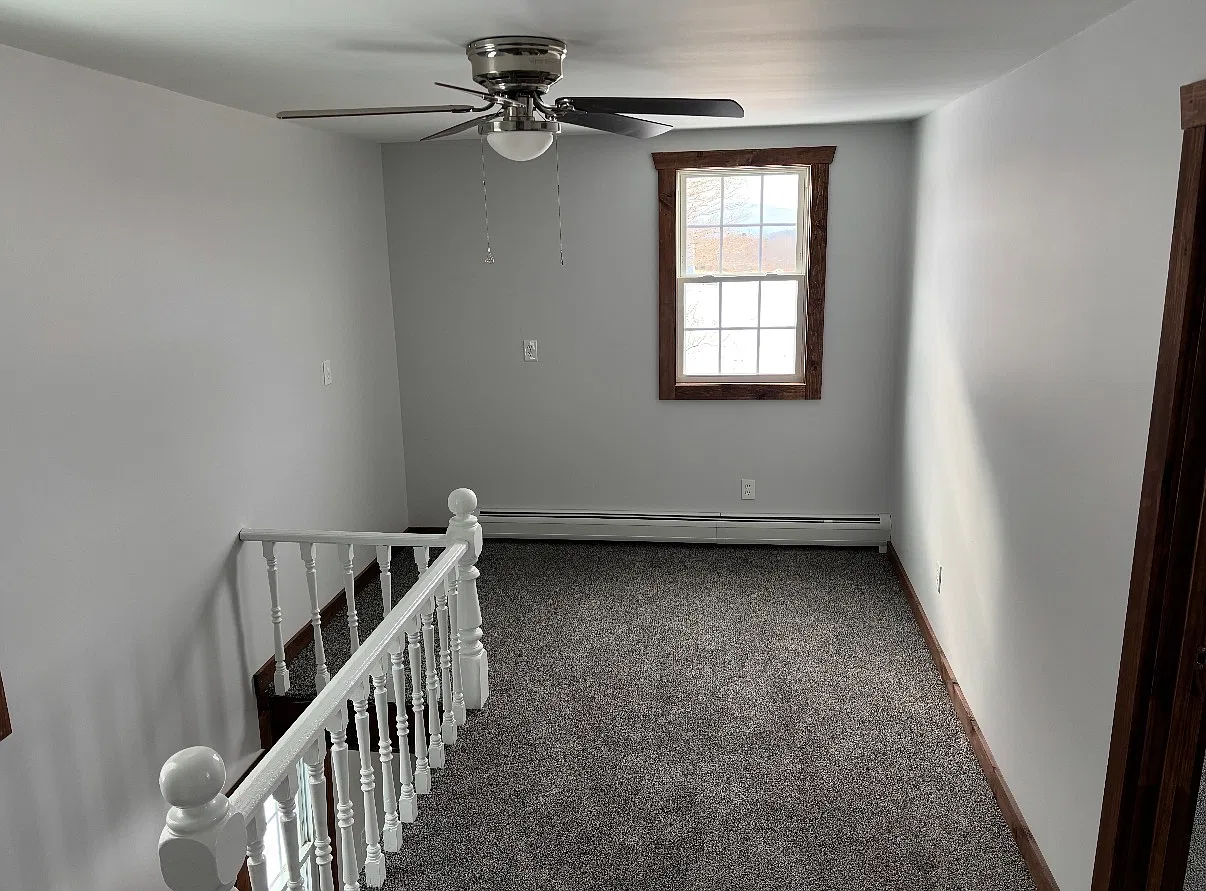 3 bed, 1.5 bath, 1700 sqft, $2,000 — Photo 3