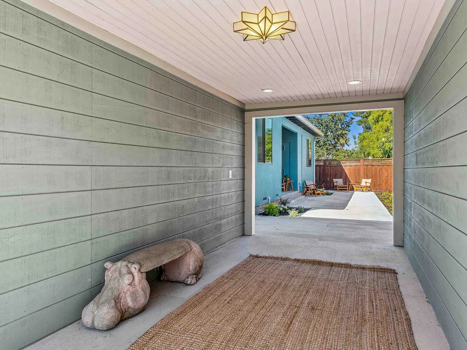 4 bed, 1100 sqft, $1,850 — Photo 3
