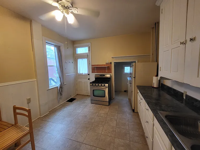 249 E New St #1 — Photo 2
