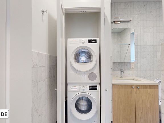 4th image of 148 2nd Ave APT 4A