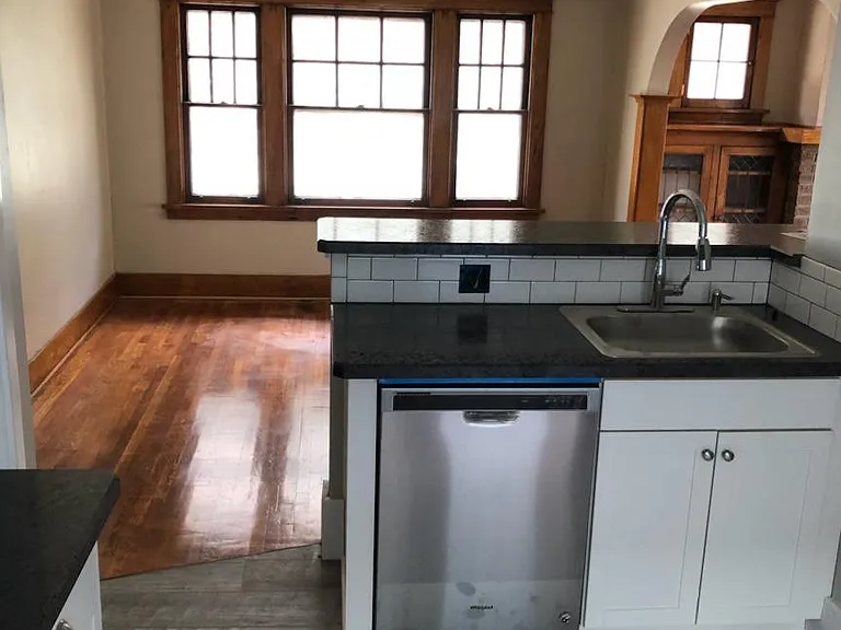 96 Virgil Ave #2 — Photo 15