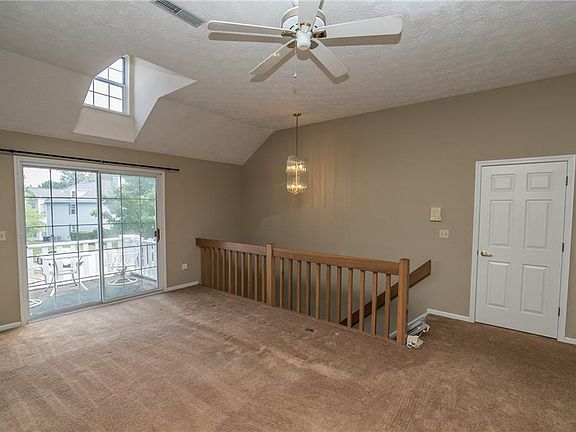 3rd image of 23543 Grist Mill Ct #5-4