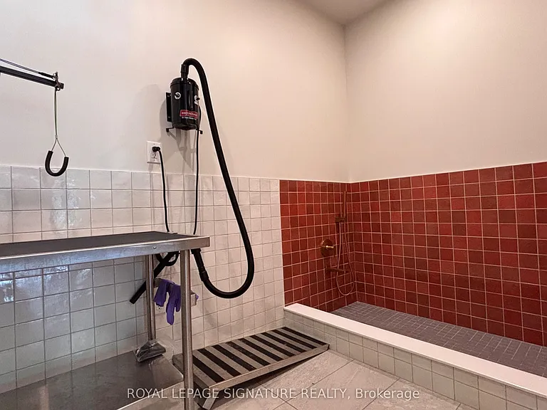 1660 Bloor St W #612 — Photo 24