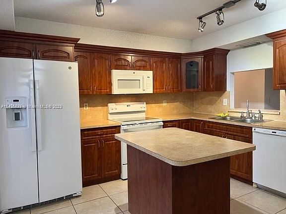 3rd image of 10148 Costa Del Sol Blvd #0