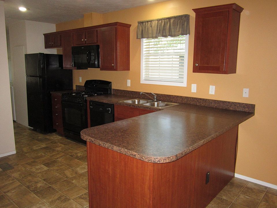 1st image of 1135 W Superior St #284