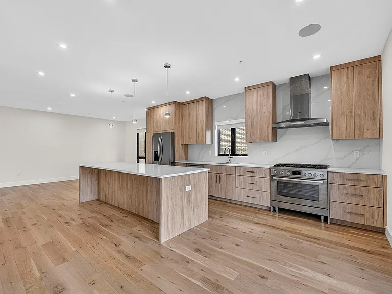 1157 Inwood Ter — Photo 11