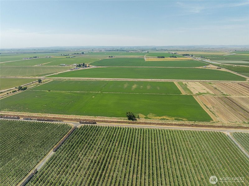 5th image of 7891 Rd R NW