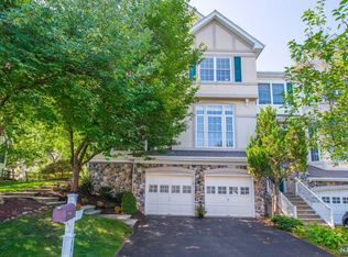 35 Winding Rdg, Oakland, NJ 07436