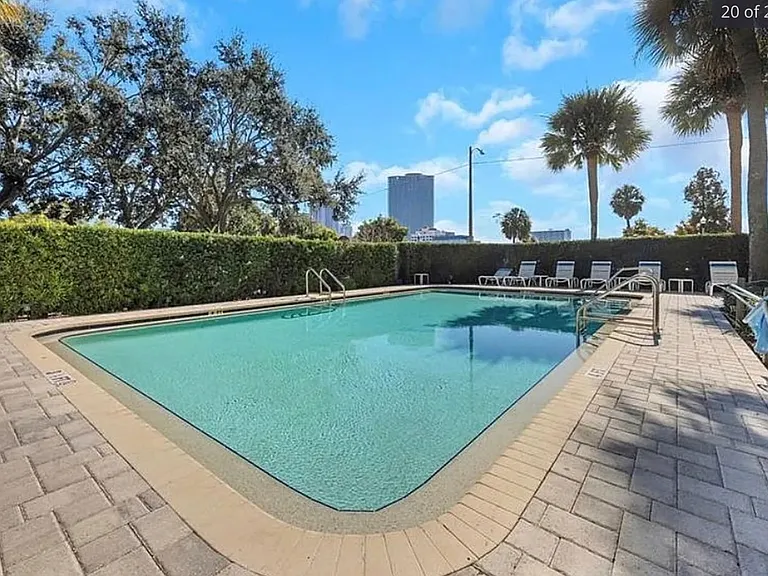 701 Mirror Lake Dr N #215 — Photo 2