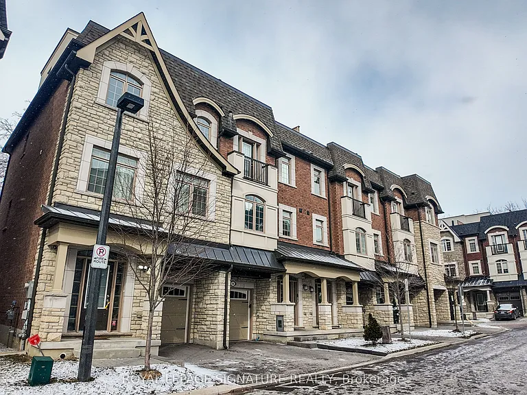 14 Queen Mary Ct — Photo 32