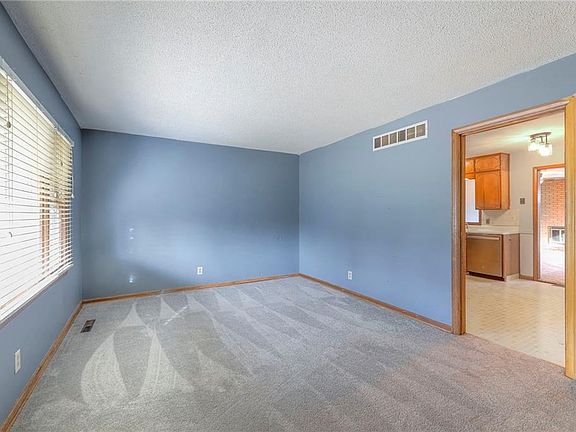 4th image of 9813 Newton Ave