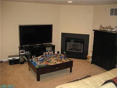5th image of 317 Douglasfir Dr