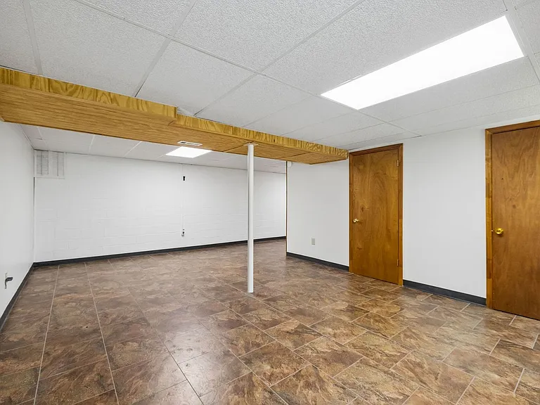 1810 Theresa Dr — Photo 37
